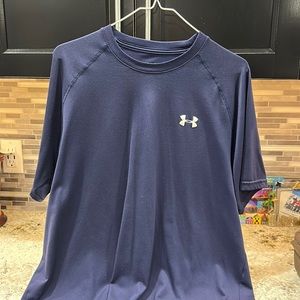 Men’s Under Armour shirt heatgear loose fit size Large